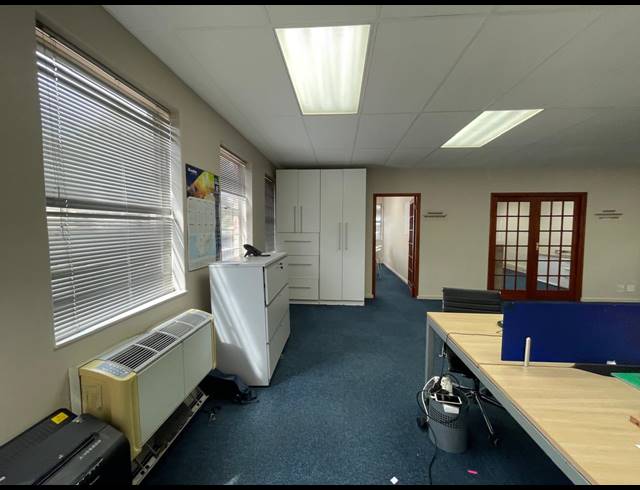 103.50M² OFFICE TO LET IN RIVONIA